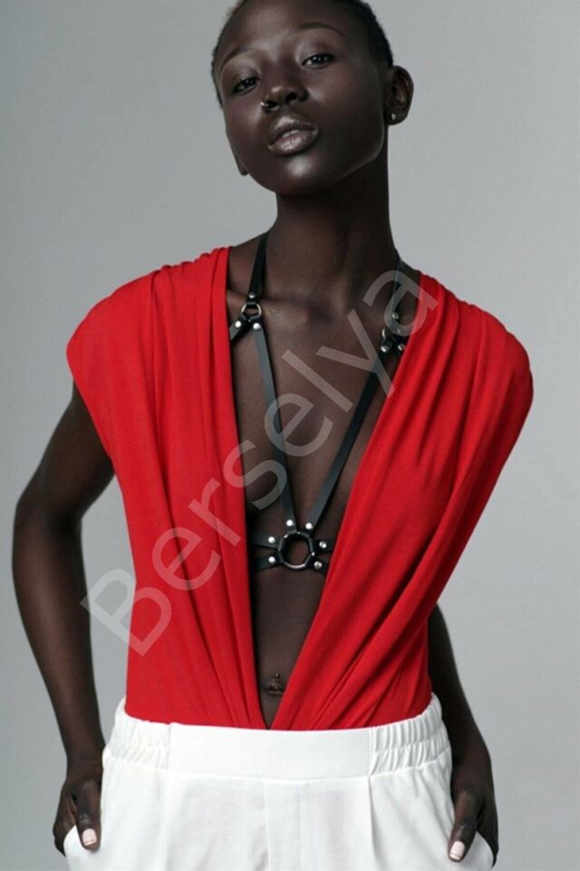 Kıyafet Altına Yapılmış Şık Deri Sütyen Görünümlü Harness 700658