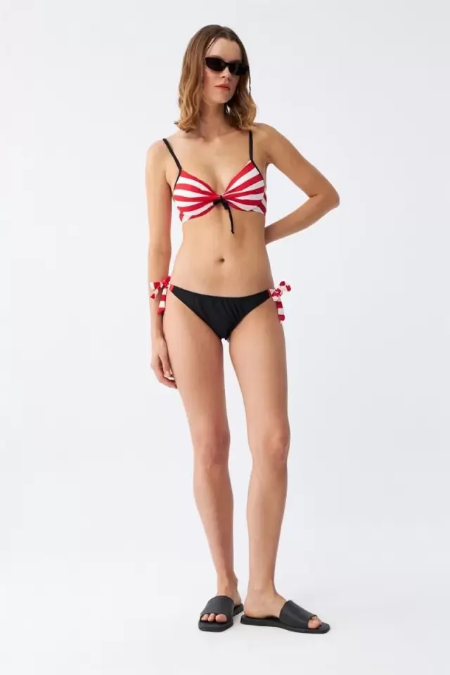 Kadın Yandan Bağlamalı Yarım Destekli Fiyonklu Alt Üst Bikini Takım Kırmızı