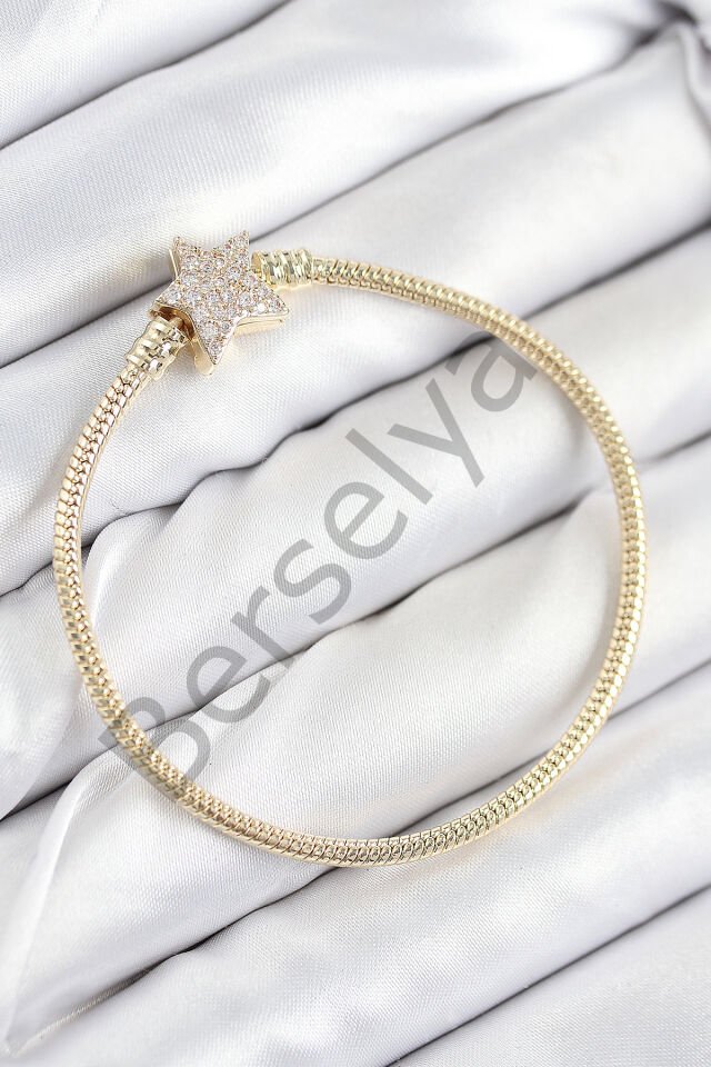 Pirinç Charm Zirkon Taşlı Yıldız Model Gold Renk Kadın Bileklik