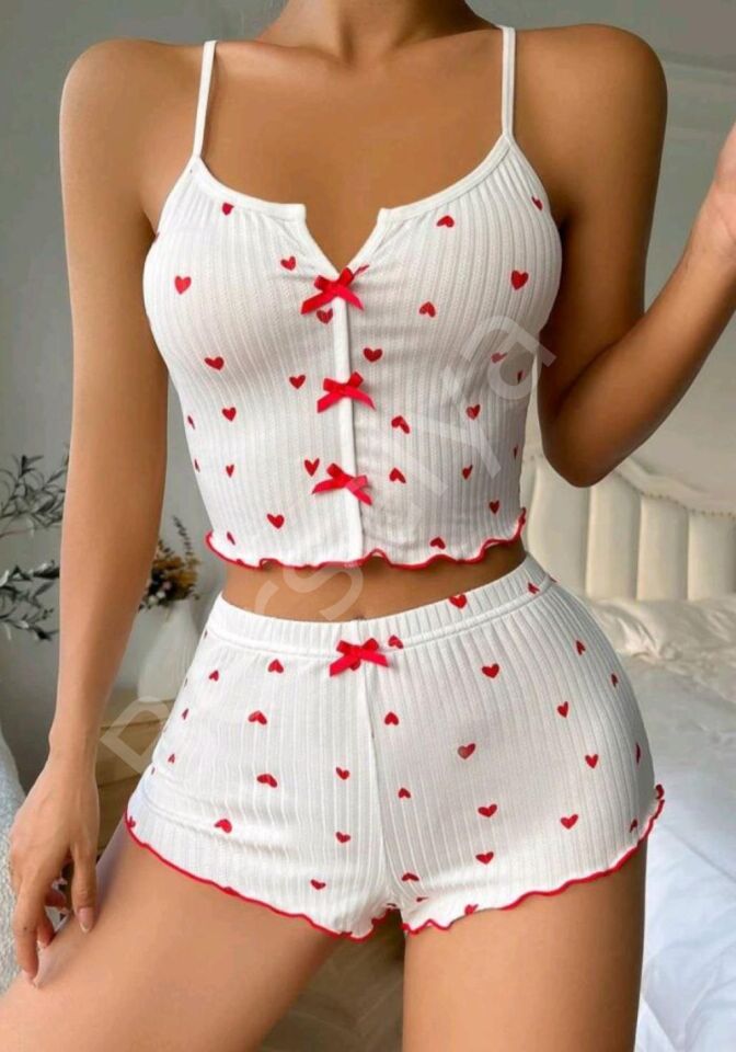 Beyaz Fiyonk Desenli Kalpli Askılı Şortlu Pijama Takım