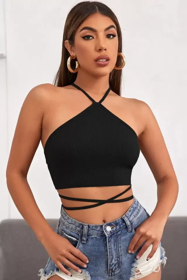Kadın Siyah Modern Fit Sırtı Açık Boyundan Çapraz Bağlamalı Crop Top Bluz