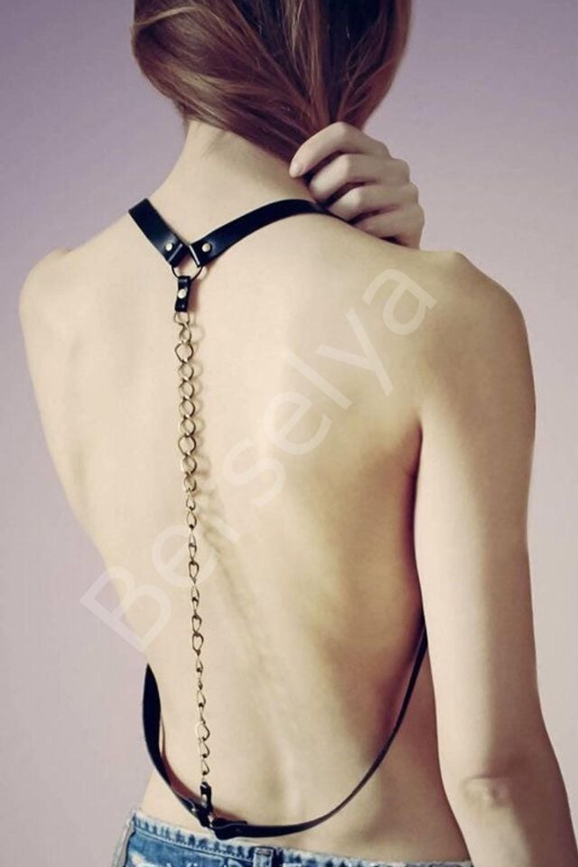 Sırt Dekolteli Zincirli Deri Aksesuar 0307