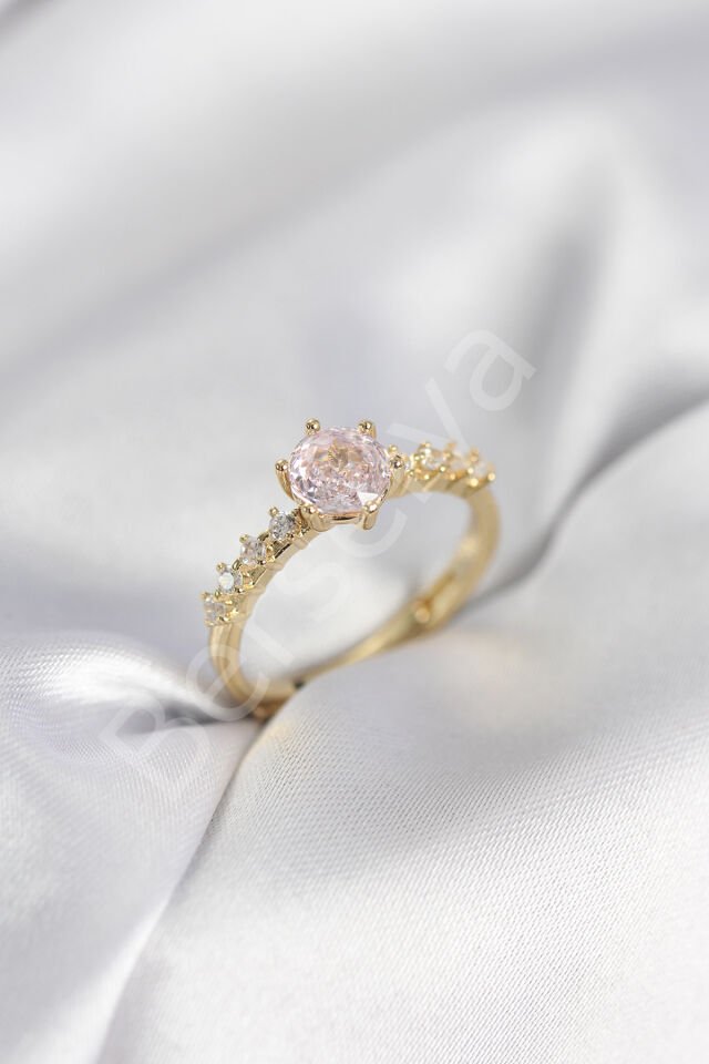 Gold Renk Pembe Tek Taş Model Zirkon Taşlı Kadın Yüzük