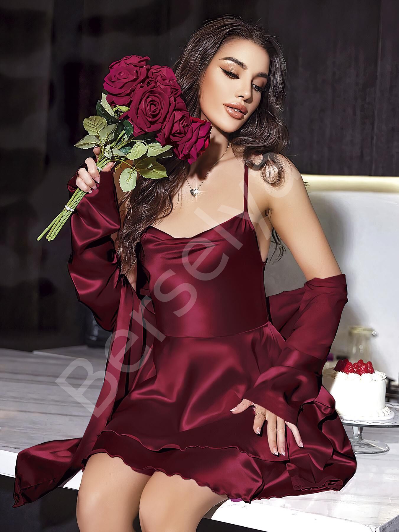 Özel Tasarım Sırt Dekolteli Sabahlıklı Saten Bordo 2'li Gecelik Takımı
