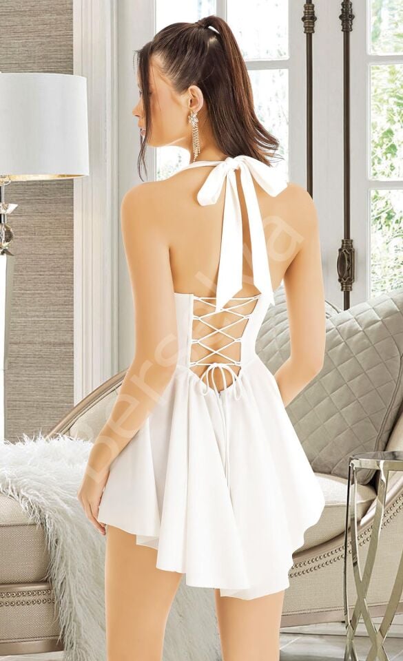 Özel Tasarım Sırt Dekolteli Şık Fırfırlı Beyaz Fantezi Mini Club Elbisesi