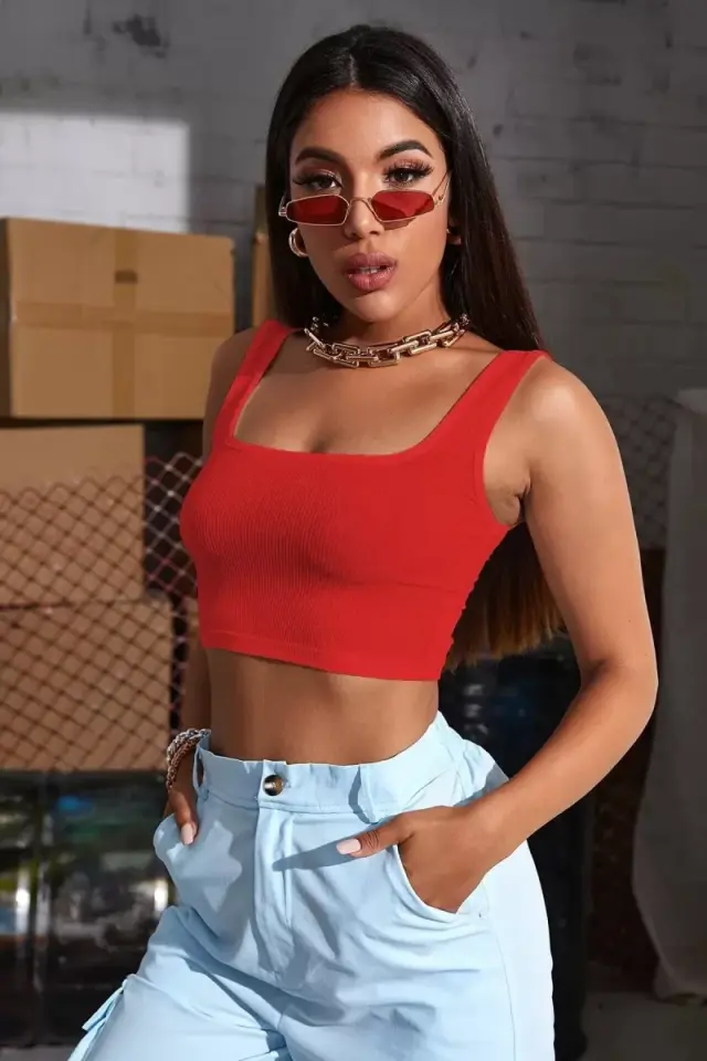 Kadın Kırmızı Kalın Askılı Crop Top Büstiyer Esnek Kumaş Şık Basic Kadın Üst Giyim